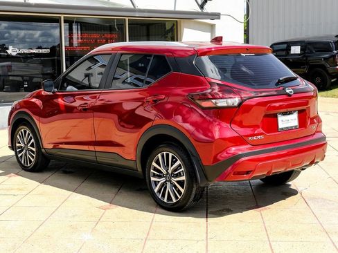 Used 2023 Nissan Kicks SV image 10