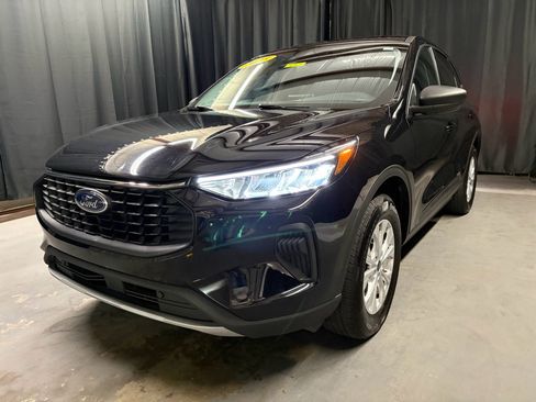 Used 2025 Ford Escape Active AWD/4WD image 1