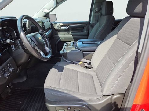Used 2022 Chevrolet Silverado 1500 LT AWD/4WD image 31