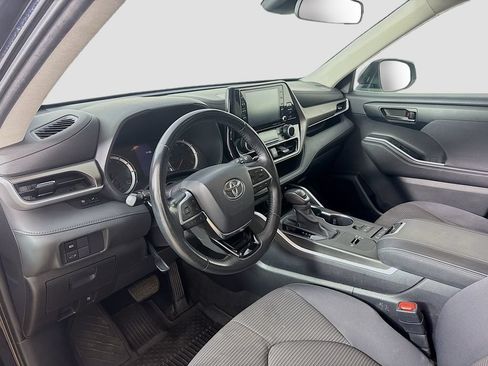 Used 2020 Toyota Highlander LE FWD image 10