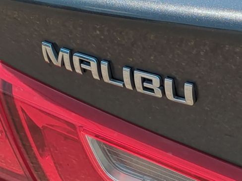 Used 2017 Chevrolet Malibu LT FWD image 12