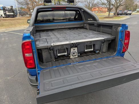 Used 2022 Chevrolet Colorado ZR2 w/ ZR2 Dusk Special Edition image 8