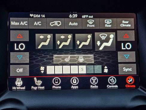 Used 2019 Dodge Durango SXT AWD/4WD image 16