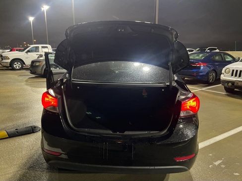 Used 2016 Hyundai Elantra SE w/ Option Group 02 image 18