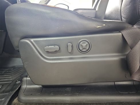 Used 2010 Chevrolet Tahoe LTZ image 34