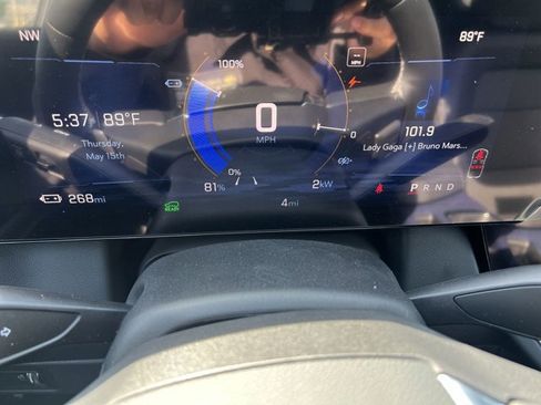 New 2025 Chevrolet Equinox EV LT image 12