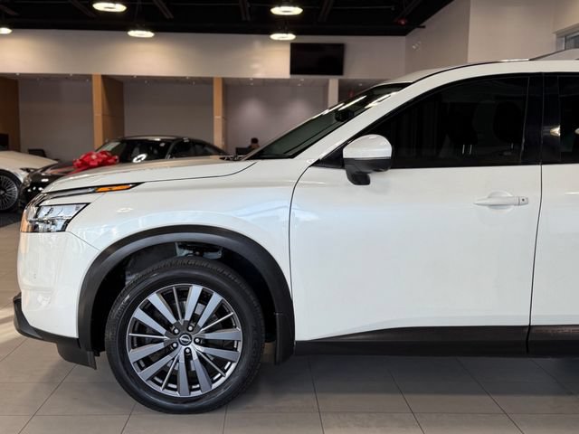 Used 2022 Nissan Pathfinder SL AWD/4WD image 8