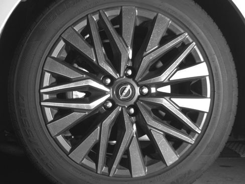 Used 2025 Nissan Altima 2.5 SV FWD image 12