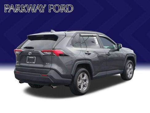 Used 2023 Toyota RAV4 XLE w/ Convenience Package FWD image 5