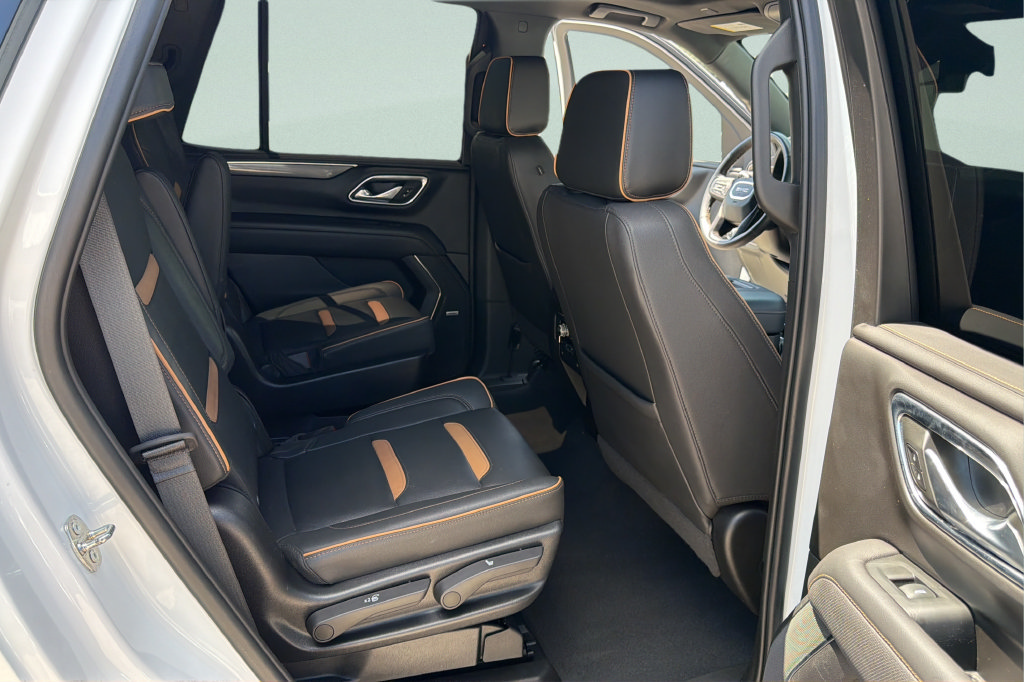 Used 2023 GMC Yukon AT4 w/ AT4 Premium Package AWD/4WD image 27