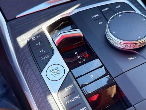 Used 2026 BMW 330i Sedan w/ M Sport Package image 29