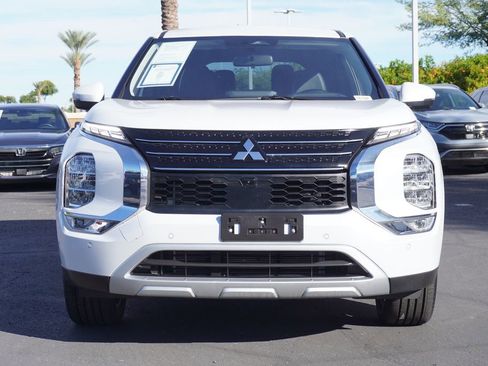 Used 2024 Mitsubishi Outlander SE image 5