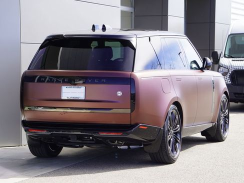 New 2026 Land Rover Range Rover SV image 2