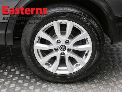 Used 2021 Nissan Rogue Sport S image 8