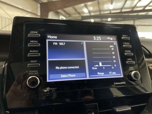 Used 2022 Toyota Camry SE w/ Convenience Package FWD image 18
