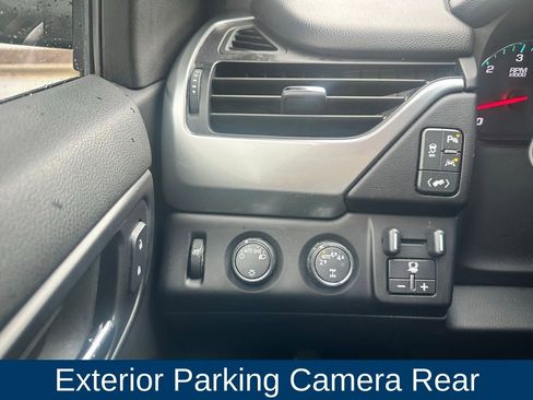 Used 2017 Chevrolet Tahoe LS w/ All-Season Package image 18