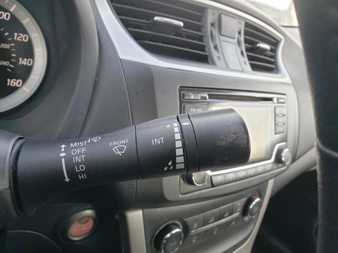 Used 2015 Nissan Sentra SV image 36