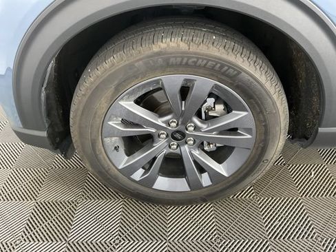 Used 2025 Ford Explorer Active w/ Active Comfort Package AWD/4WD image 9