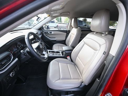 Certified 2023 Ford Explorer XLT w/ Equipment Group 202A image 19