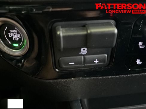 Used 2022 GMC Sierra 1500 SLT w/ SLT Convenience Package AWD/4WD image 13
