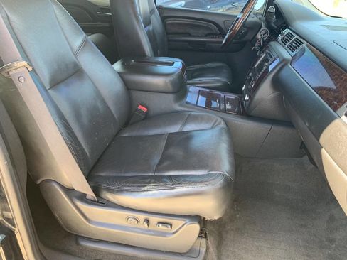 Used 2009 GMC Yukon XL Denali AWD/4WD image 14