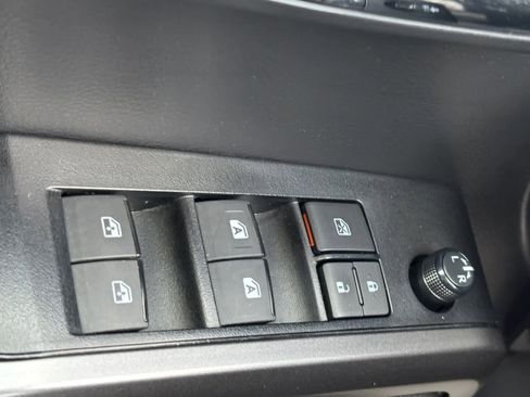 Used 2023 Toyota Tacoma TRD Off-Road AWD/4WD image 15