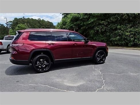 Used 2024 Jeep Grand Cherokee L Laredo image 34