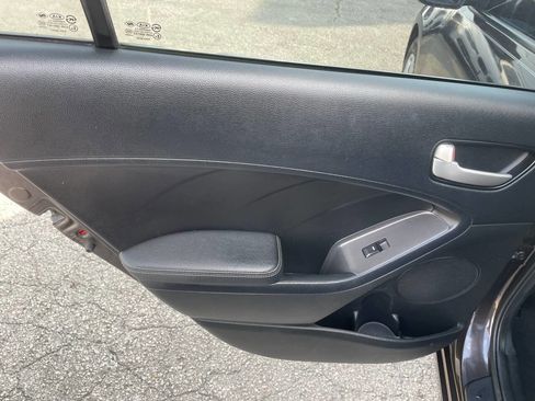 Used 2018 Kia Forte LX image 17