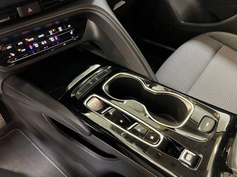 Used 2022 Buick Envision Preferred FWD image 25