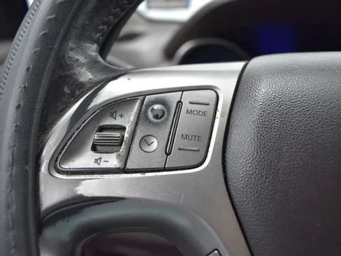 Used 2011 Hyundai Tucson GLS FWD image 24