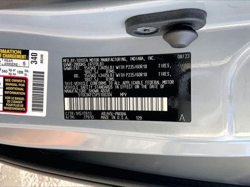 Used 2023 Toyota Sienna XLE Woodland Edition AWD/4WD image 35