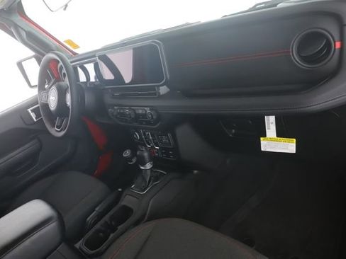 Used 2024 Jeep Wrangler Unlimited Rubicon w/ XTREMEE 35" Tire Package image 28