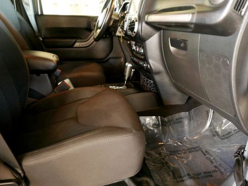 Used 2017 Jeep Wrangler Unlimited Sport image 11