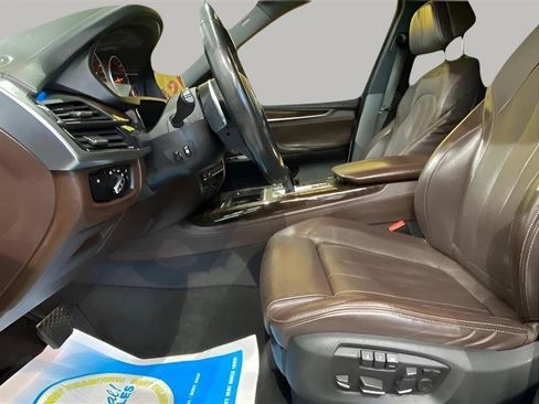 Used 2017 BMW X5 xDrive50i image 10