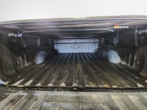 Used 2018 Chevrolet Silverado 1500 High Country image 25