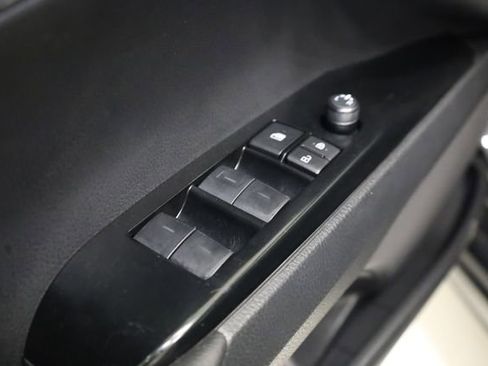 Used 2025 Toyota Camry SE FWD image 18
