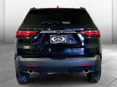 Used 2023 Chevrolet Traverse LT image 3