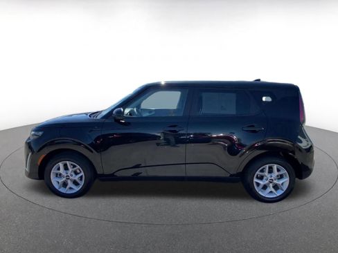 Used 2025 Kia Soul LX w/ LX Technology Package image 9