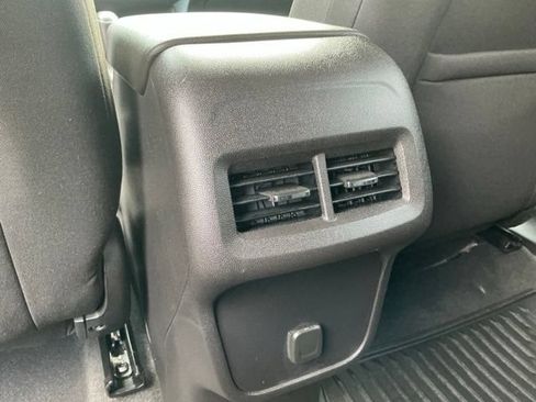 Used 2018 Chevrolet Equinox LT FWD image 35