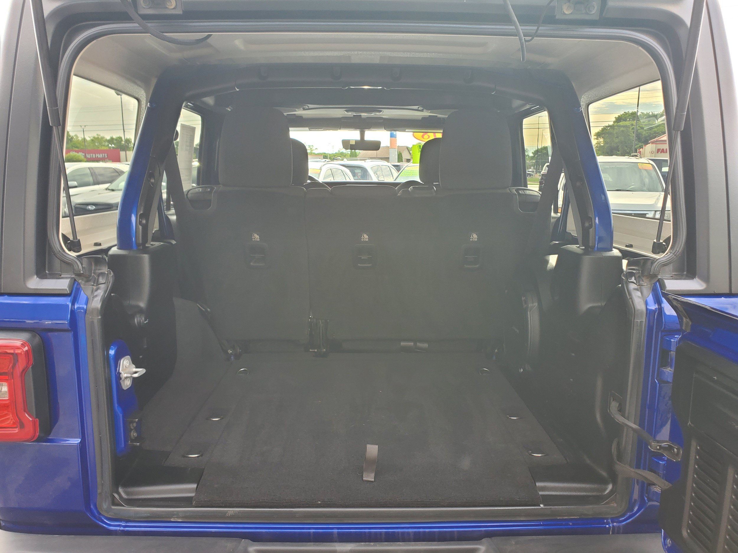 Used 2018 Jeep Wrangler Unlimited Rubicon AWD/4WD image 28