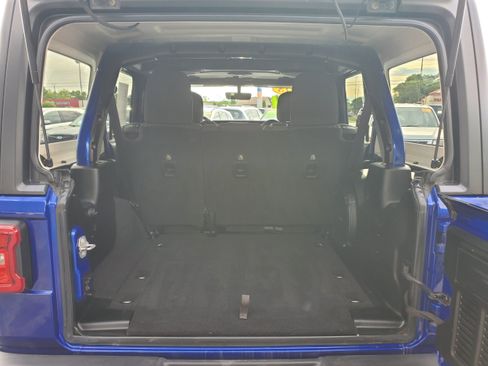 Used 2018 Jeep Wrangler Unlimited Rubicon AWD/4WD image 28
