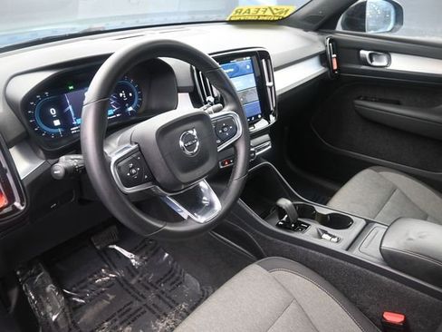 Used 2024 Volvo XC40 B5 Core image 20