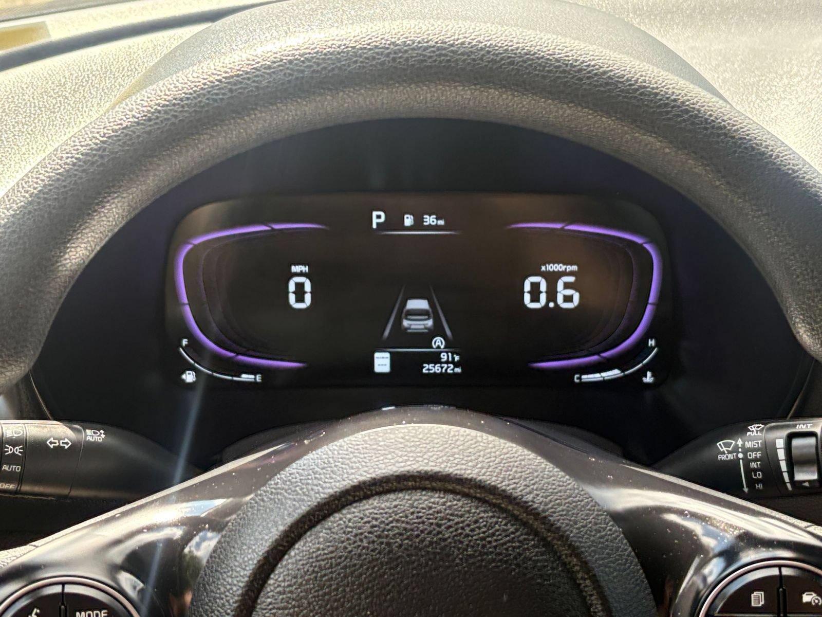 Used 2025 Kia Soul LX w/ LX Technology Package FWD image 35