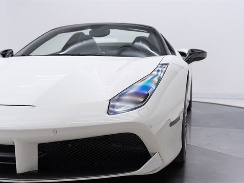 Used 2017 Ferrari 488 Spider RWD image 20