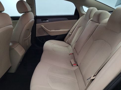 Used 2018 Hyundai Sonata SE FWD image 18