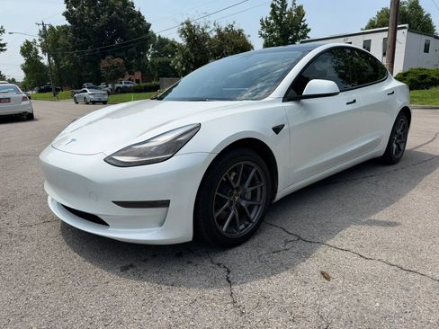 Used 2023 Tesla Model 3 Standard Range RWD image 9