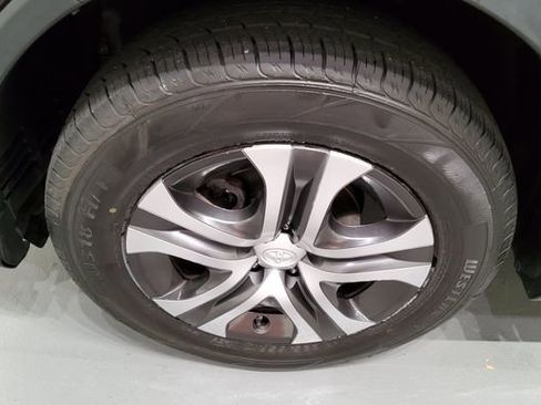 Used 2018 Toyota RAV4 LE w/ Carpet Mat Package image 27