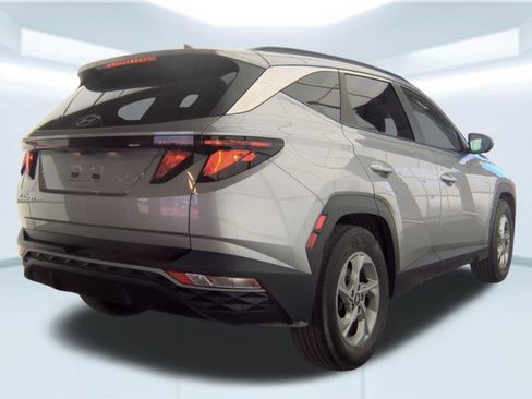 Used 2024 Hyundai Tucson SEL FWD image 2