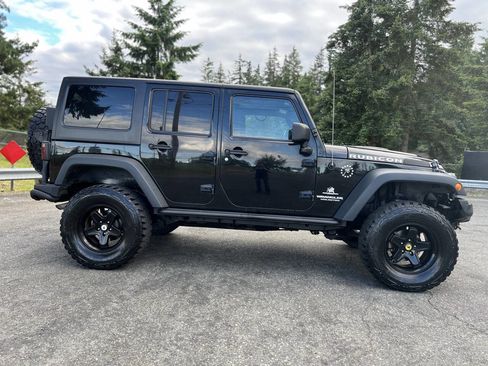 Used 2013 Jeep Wrangler Unlimited Rubicon w/ Connectivity Group AWD/4WD image 4