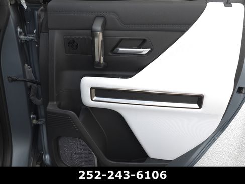 Used 2024 GMC Hummer EV 3X w/ Omega Edition AWD/4WD image 30